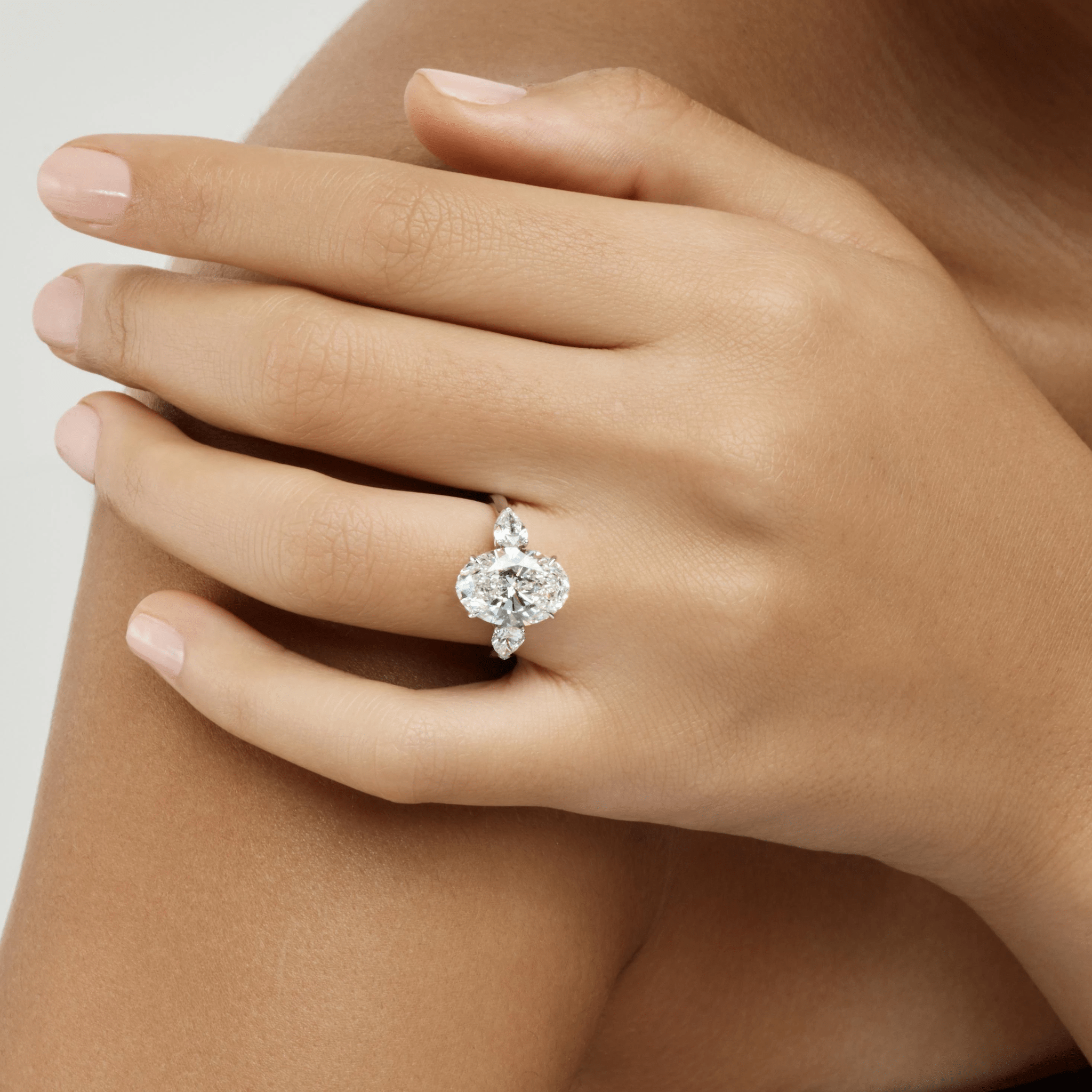 OVAL DIAMOND ENGAGEMENT RING - KAMNI Jewelry