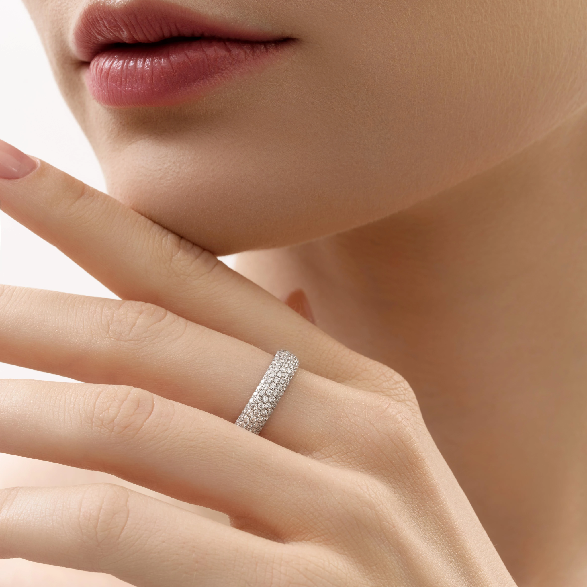 PAVÉ DIAMOND RING