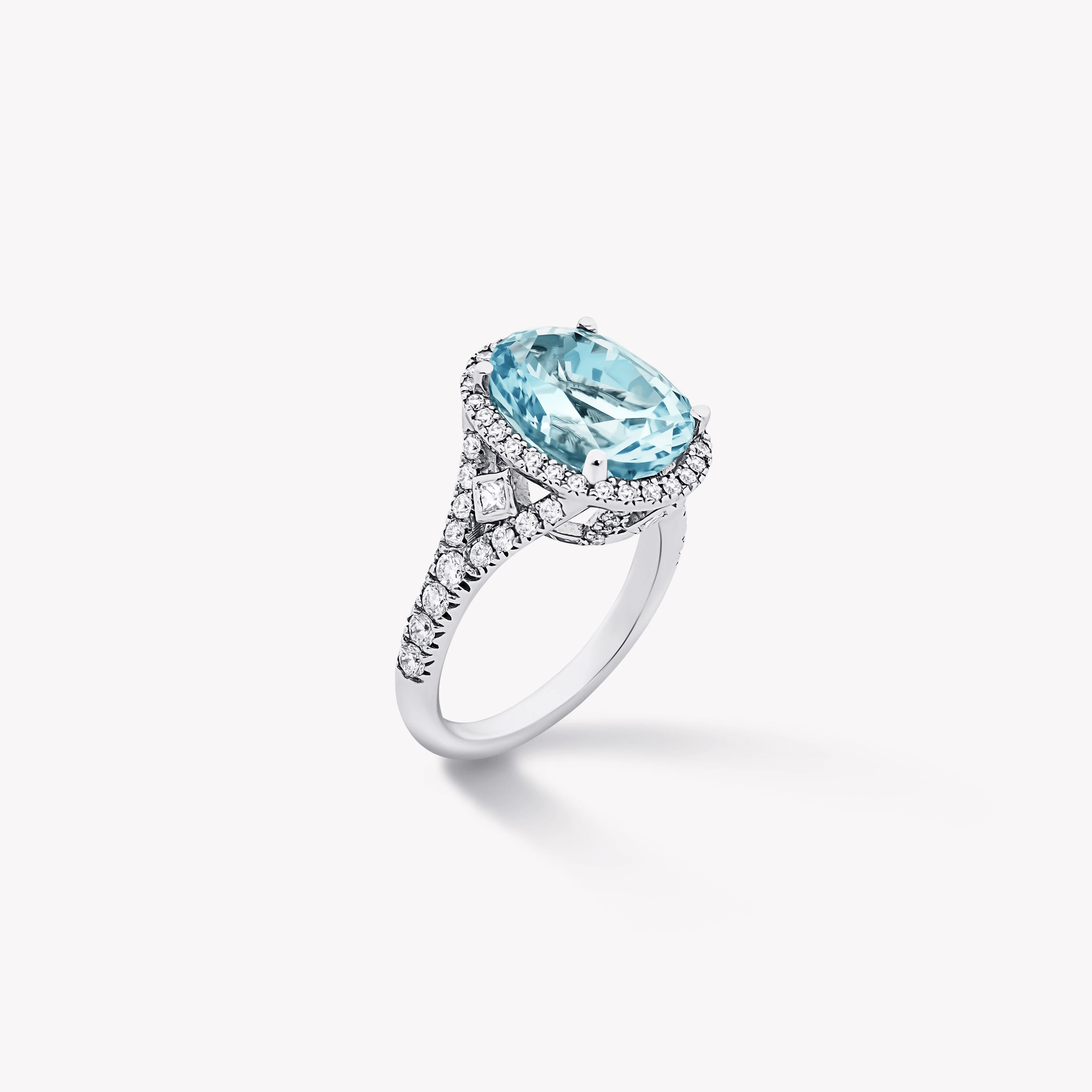 OVAL CUT AQUAMARINE AND DIAMOND RING - KAMNI Jewelry
