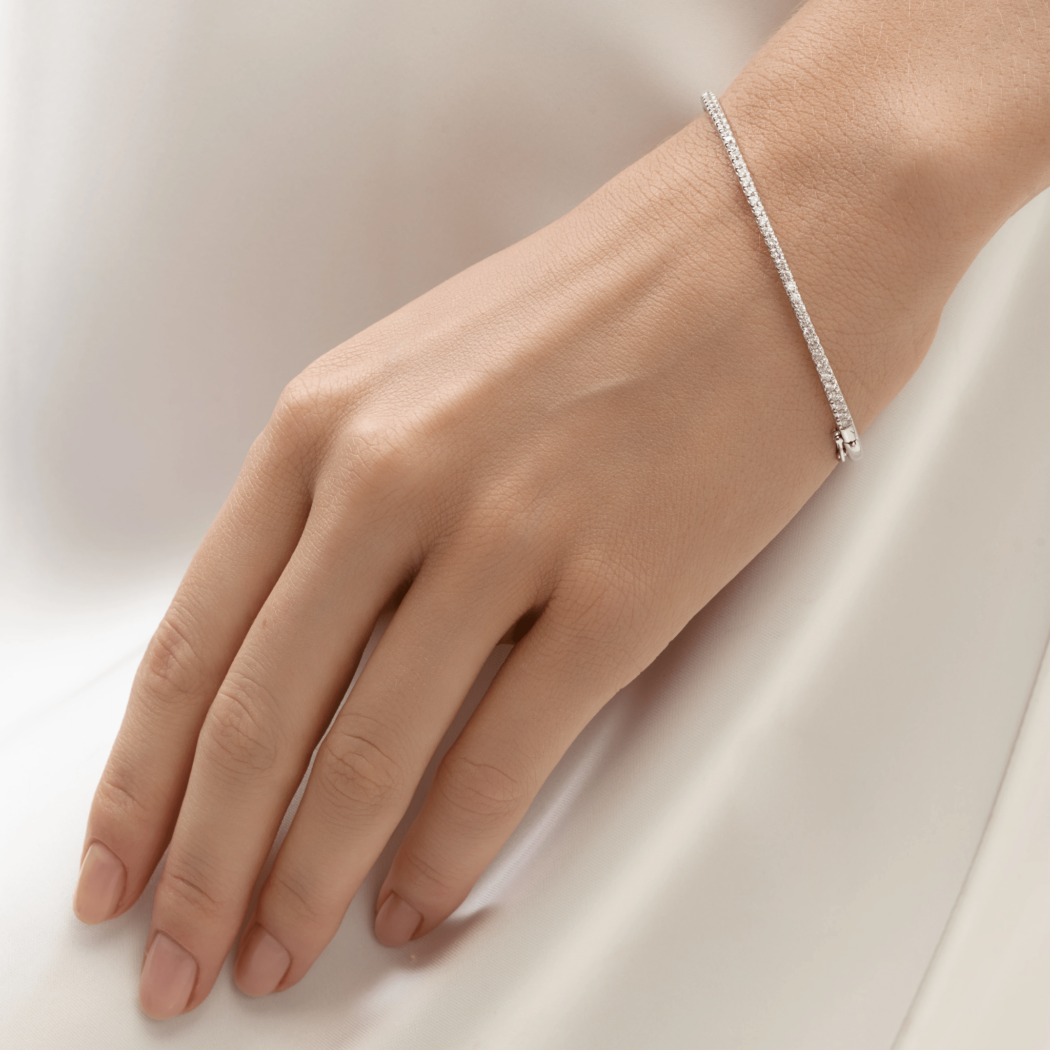 ROUND DIAMOND BANGLE - KAMNI Jewelry